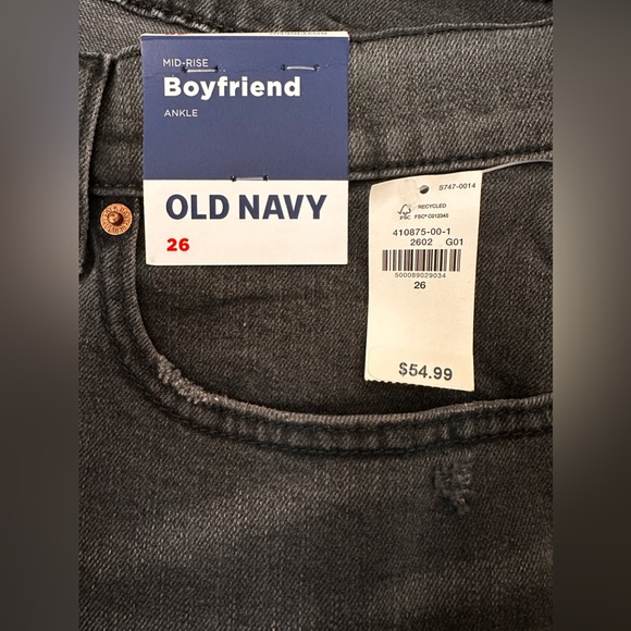 Old Navy Plus Size Black Ripped Mid Rise Boyfriend Raw Hem Ankle Jean NWT - Picture 9 of 12